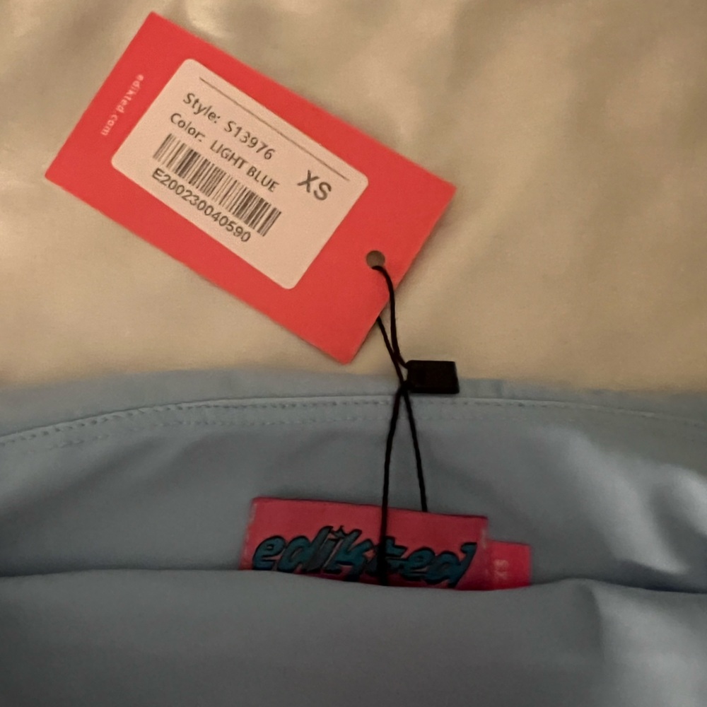 NWT EDIKTED Assymetric Gathered Mini Dress! - Picture 10 of 10